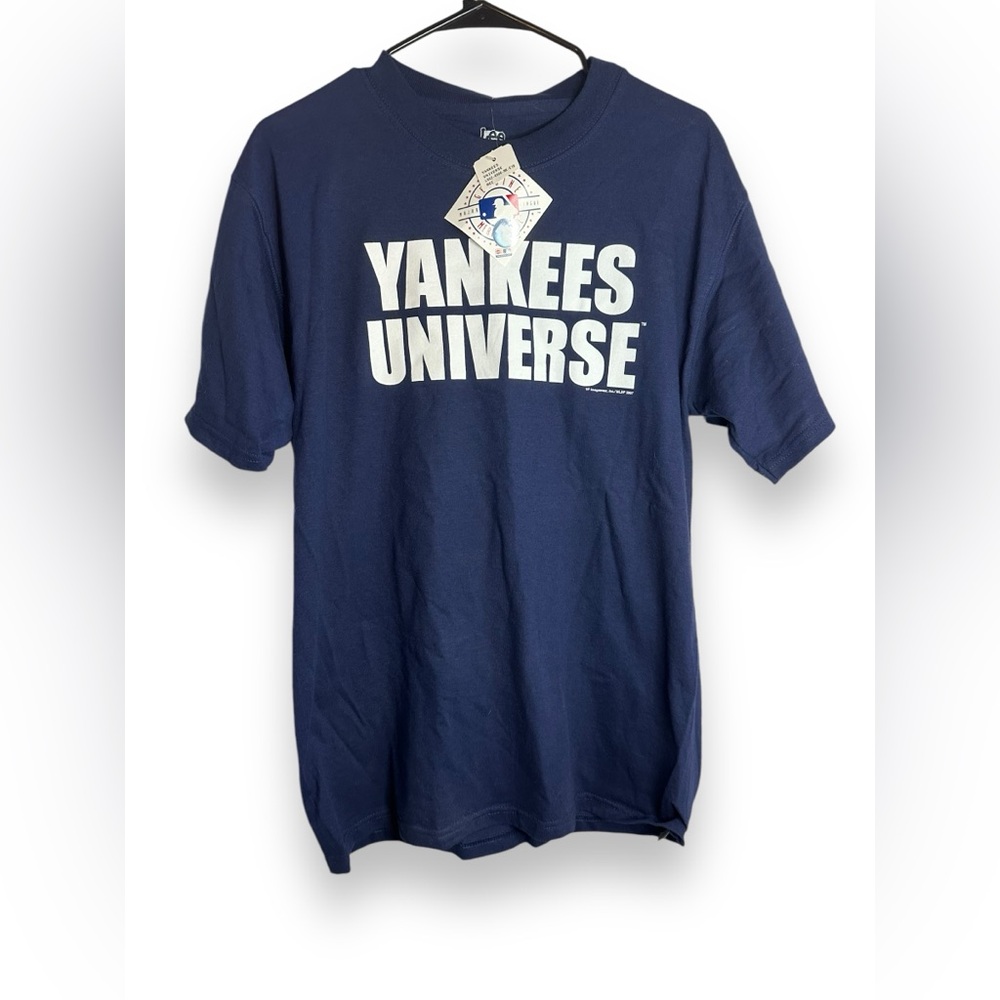 Yankees Universe Medium Navy Blue Tee New York MLB Lee Y2K Vintage NEW WITH TAGS